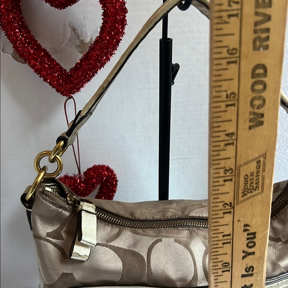 Coach puppy Beige Signature Shoulder Bag - Picture 5 of 11